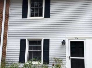 1231 Jamestown Ct, Cary, NC 27511