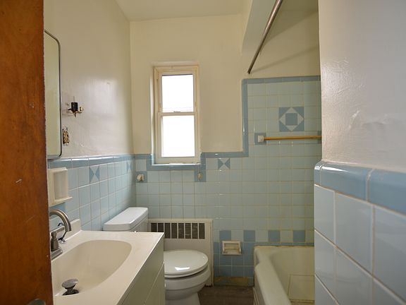 5th image of 6420 Fairhurst Ave #4