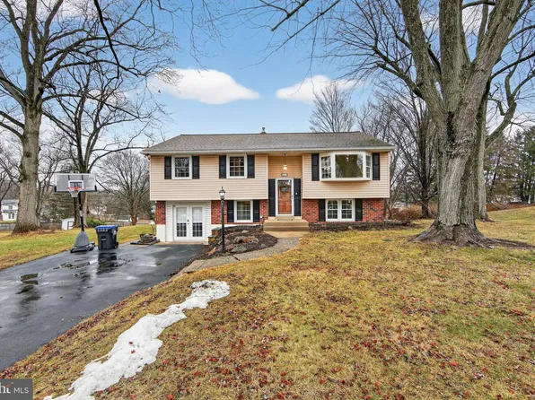 1411 Hunters Ln, West Chester, PA 19380