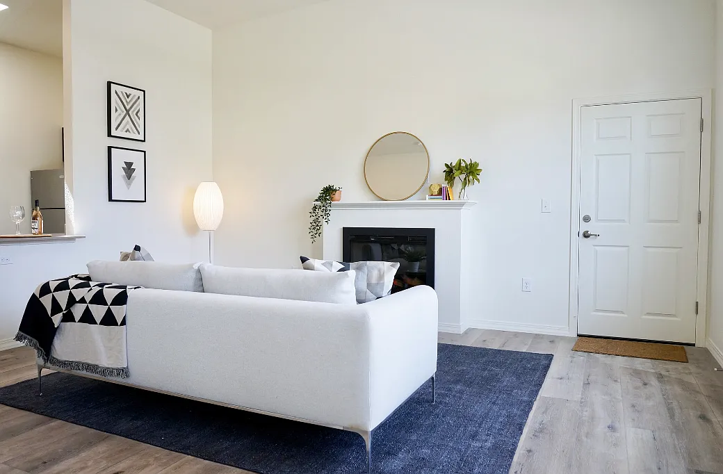 Clark Apartments — Photo 3