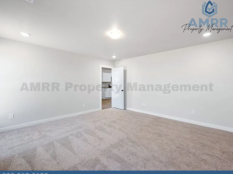 8622 26th St — Photo 11