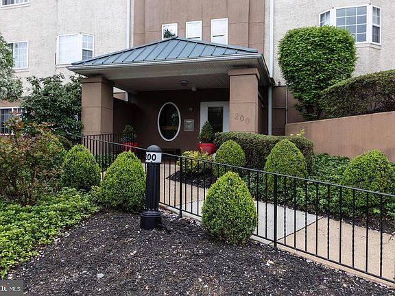3rd image of 217 Paoli Pointe Dr #217-M