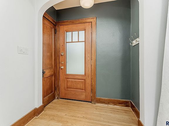 3rd image of 1719 S 5th Ave