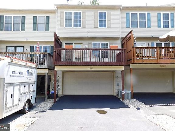 3rd image of 1183 Lindsay Ln