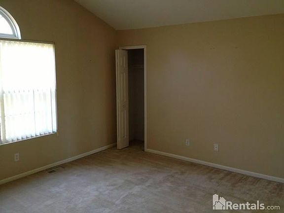 5th image of 6927 Tangle Wood Dr