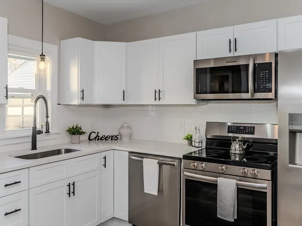 84 West St, Ware, MA 01082
