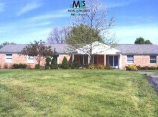 10975 N Winterberry Ln, Brighton, MI 48114