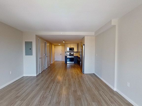 5th image of 178-02 Hillside Ave #404