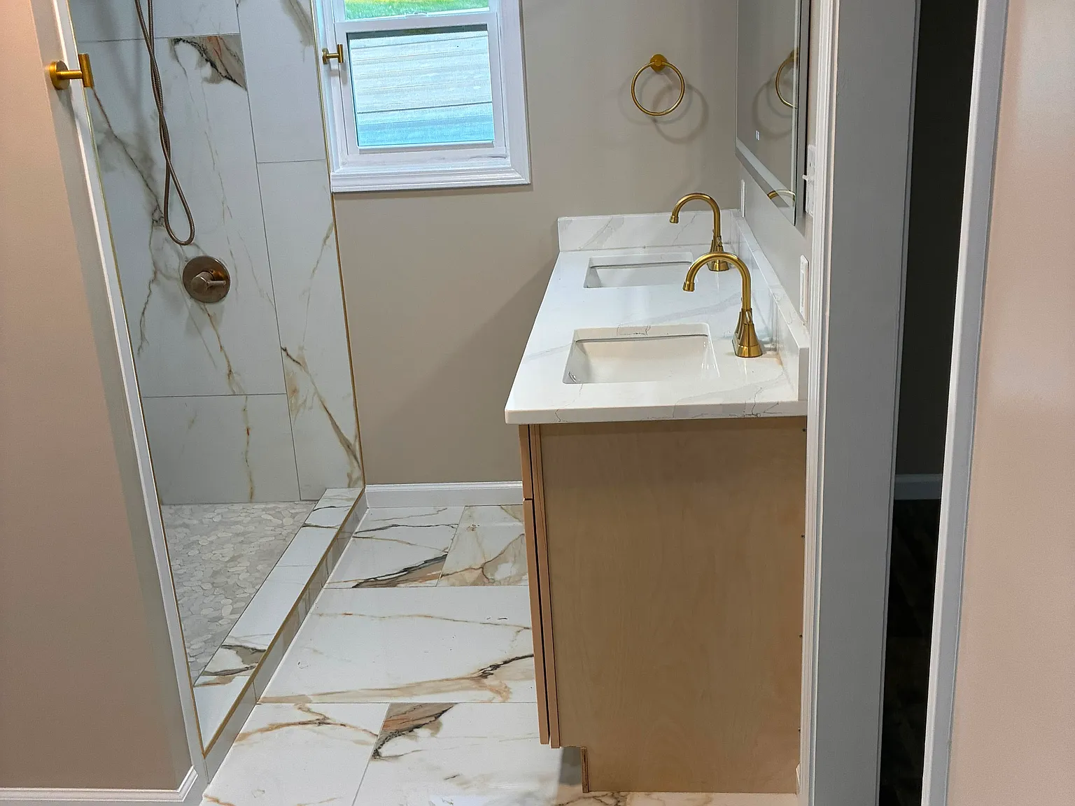 3 bed, 2.5 bath, 1560 sqft, $1,900 — Photo 4