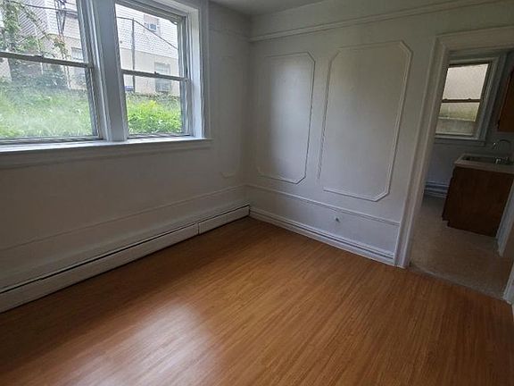 5th image of 192 Lembeck Ave #Basement