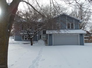 904 6th St NW, Kasson, MN 55944