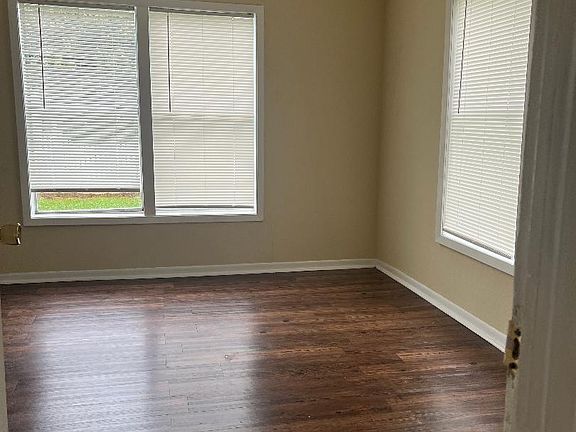 5th image of 2426 29th Ave N