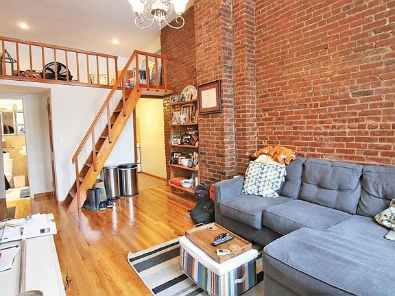 4th image of 102 W 76th St APT 1F