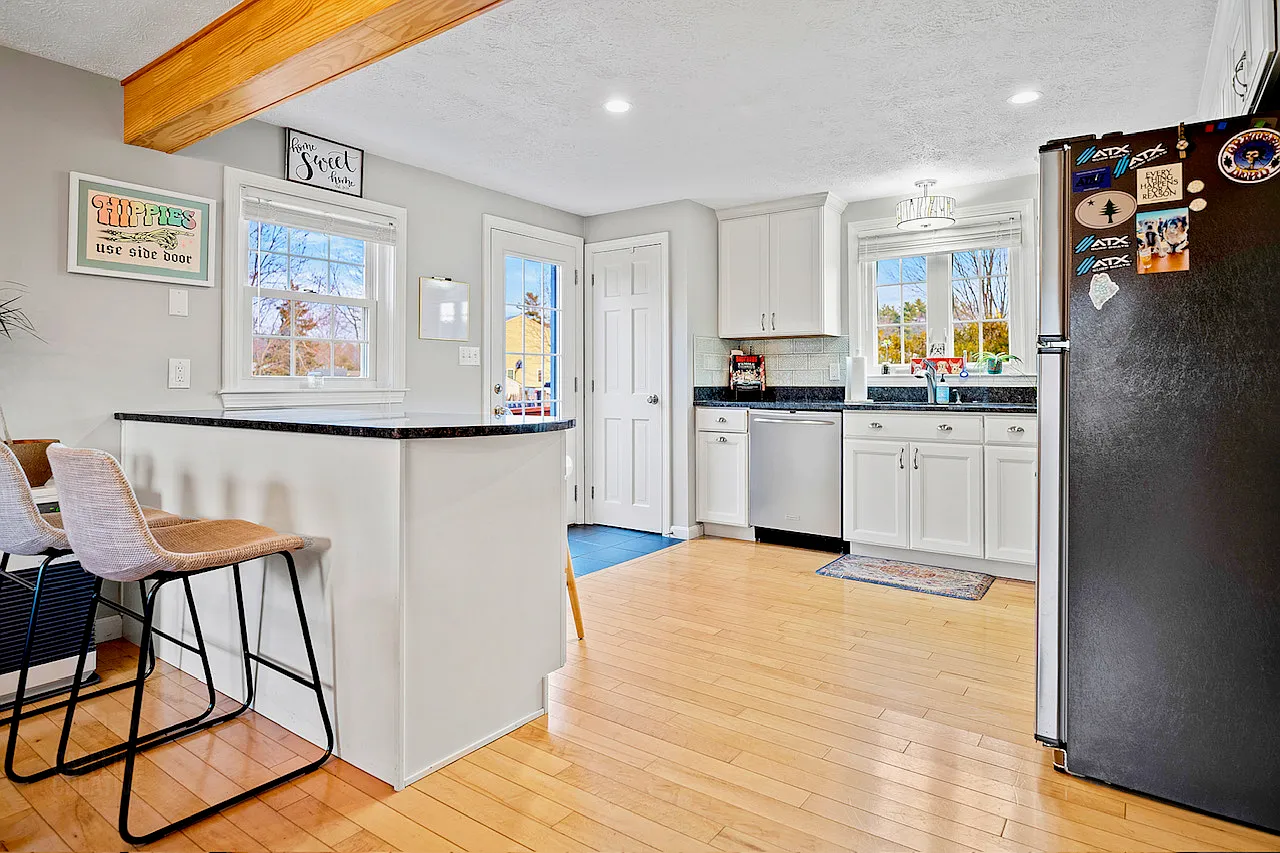 3 bed, 1268 sqft, $3,000 — Photo 2
