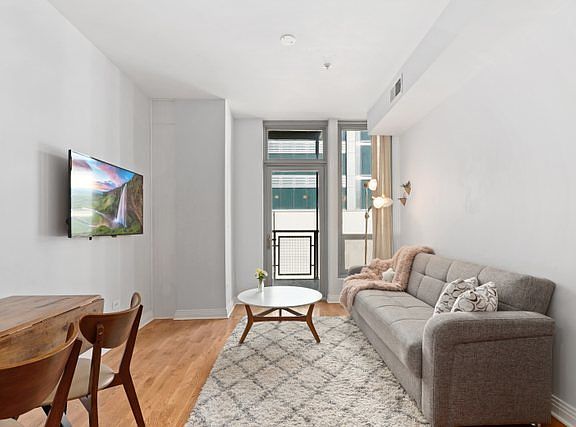 3rd image of 565 W Quincy St Unit 1013