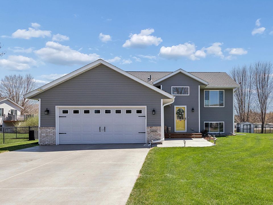 1st image of 4028 Aspen Cir S