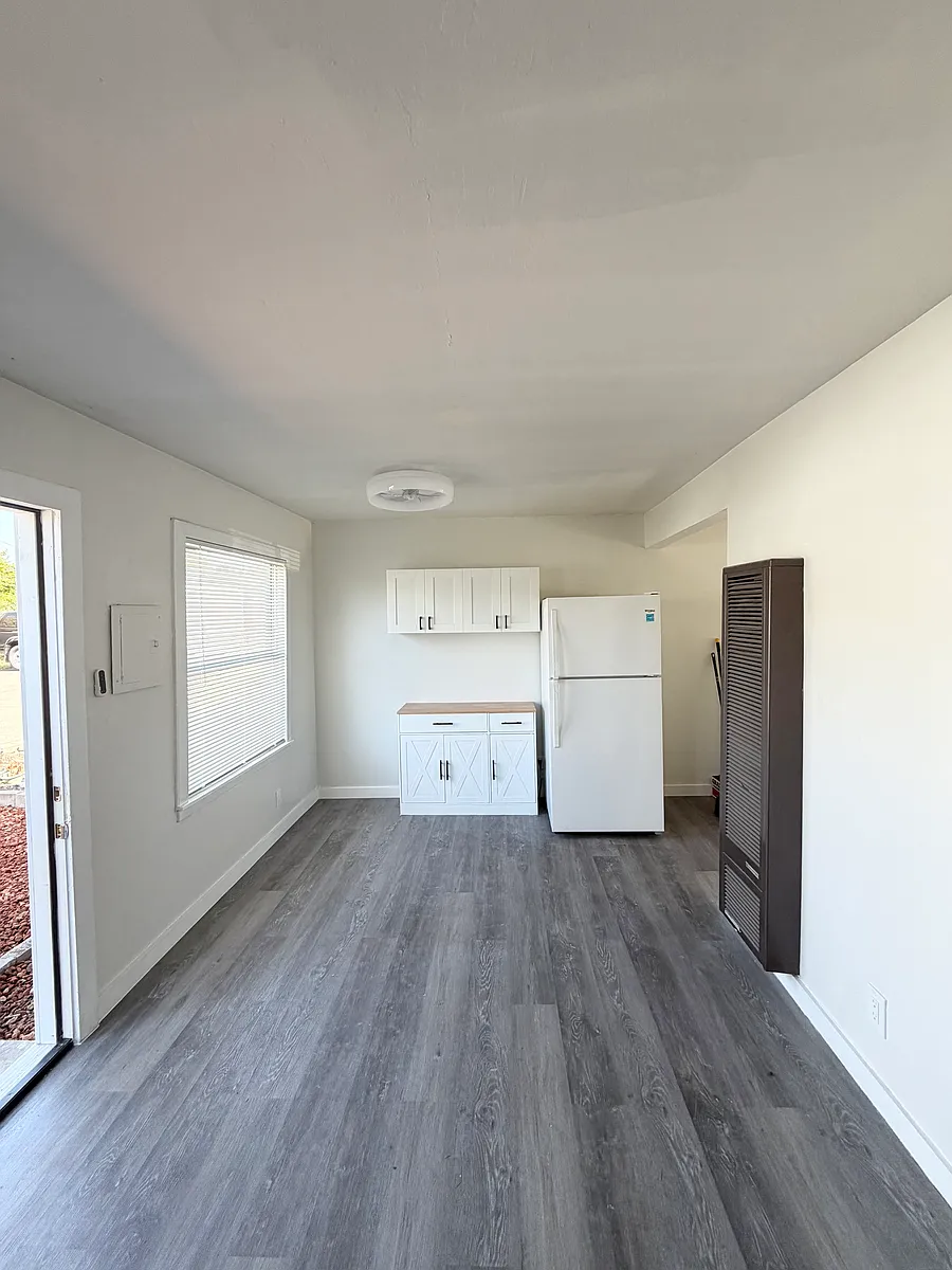 Building Photo - 181-189 Medford Ave #183