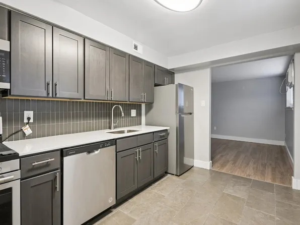 Mt. Airy Manor, 317-333 E Mount Airy Ave, Philadelphia, PA 19119