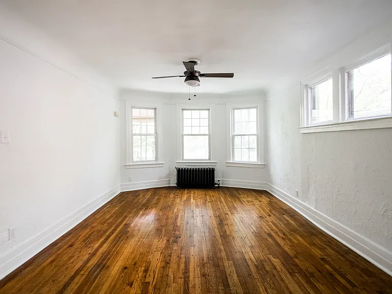 364 W Grand Blvd #1 — Photo 4