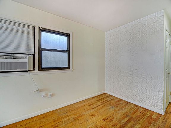 5th image of 25 Skillman Ave #2