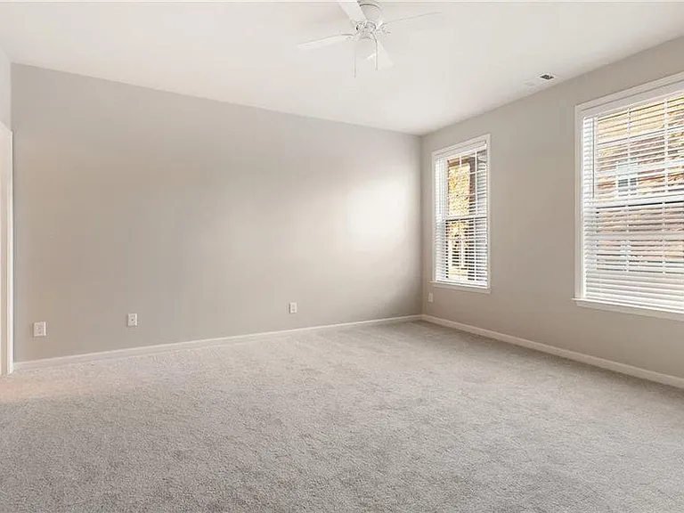 10467 Holliwell Ct — Photo 28