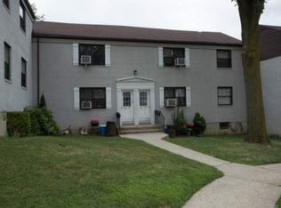 6872 136th St, Kew Gardens Hills, NY 11367