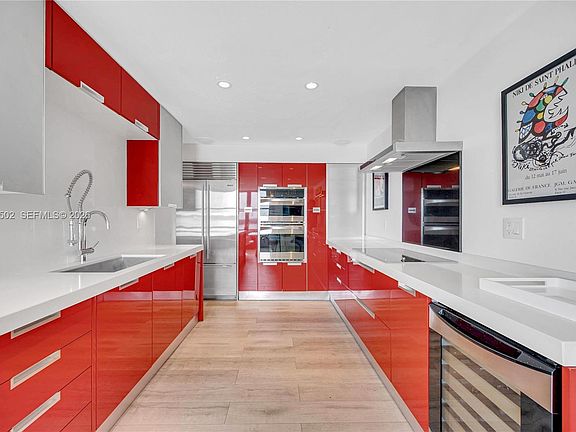 4th image of 3 Island Ave APT 8I