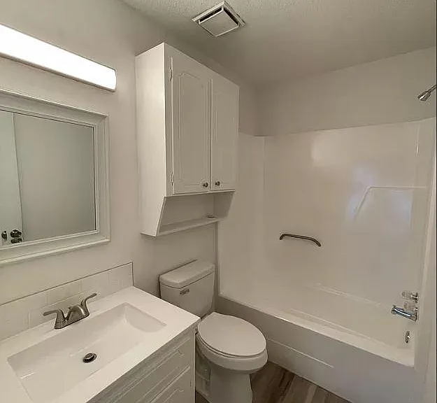 6124 Parkforest Dr — Photo 11