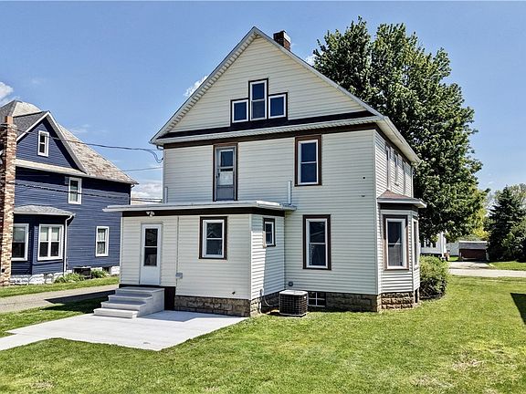 5th image of 1018 Prospect Ave NW