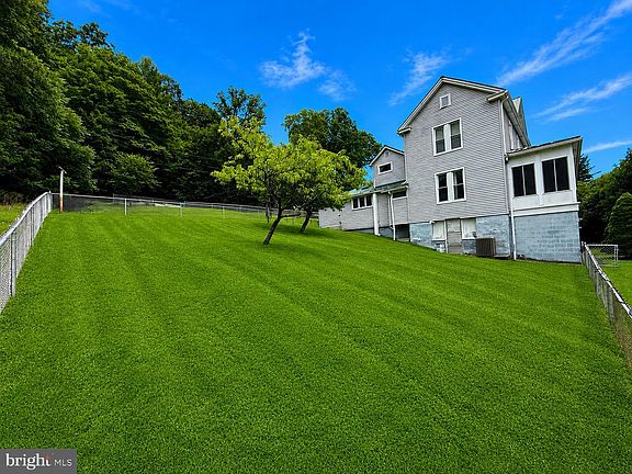 4th image of 124 Riordan Rd