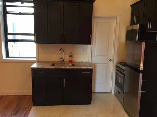 Rented by Premier Metro Realty Corp | media 14