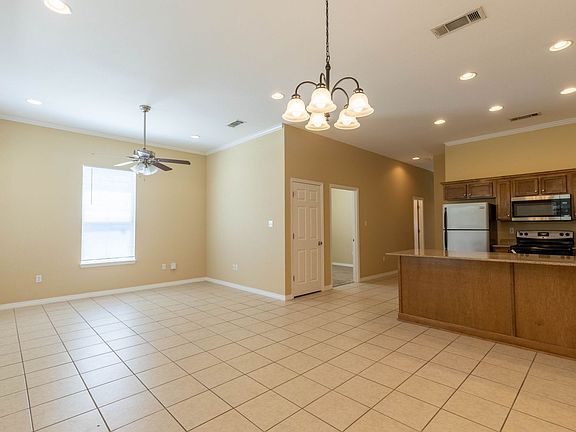 4th image of 106 Earle Taylor Ln