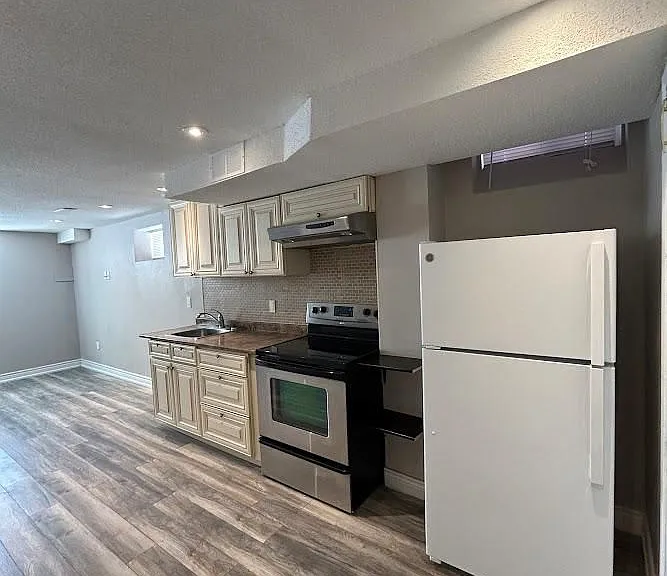 43 Littleriver Ct #LOWER — Photo 3