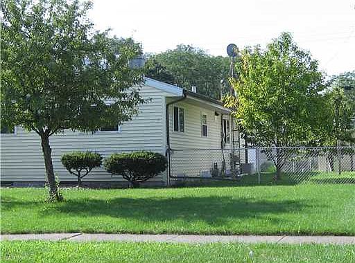 2nd image of 4403 Huron Cir
