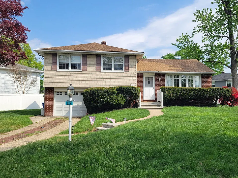 117 N Brookfield Rd