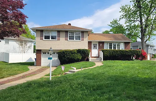 117 N Brookfield Rd Photo 1
