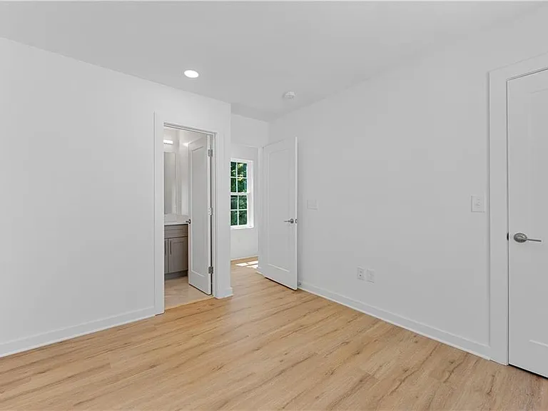 237 N Howard St NE #3 — Photo 15