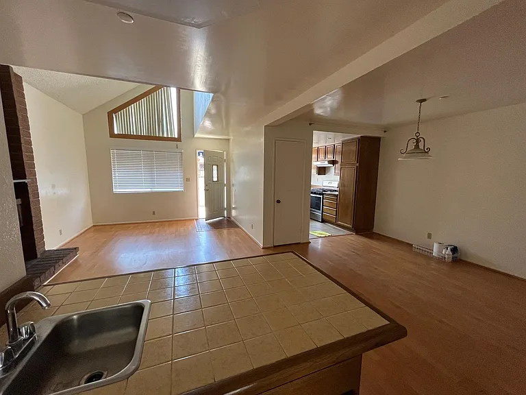 5339 Peck Rd — Photo 2