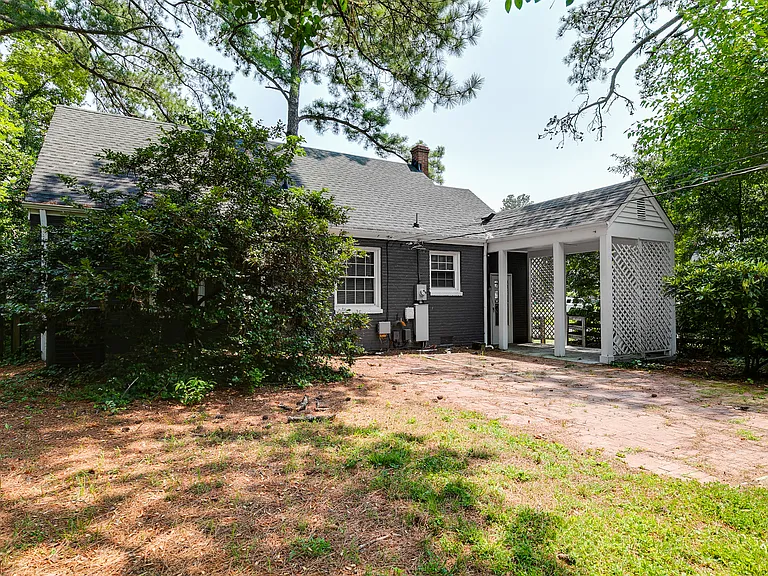 1000 Pepper Ave — Photo 33