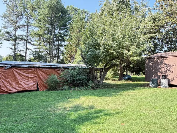 1300 Pleasant Ridge Rd, Greensboro, NC 27409