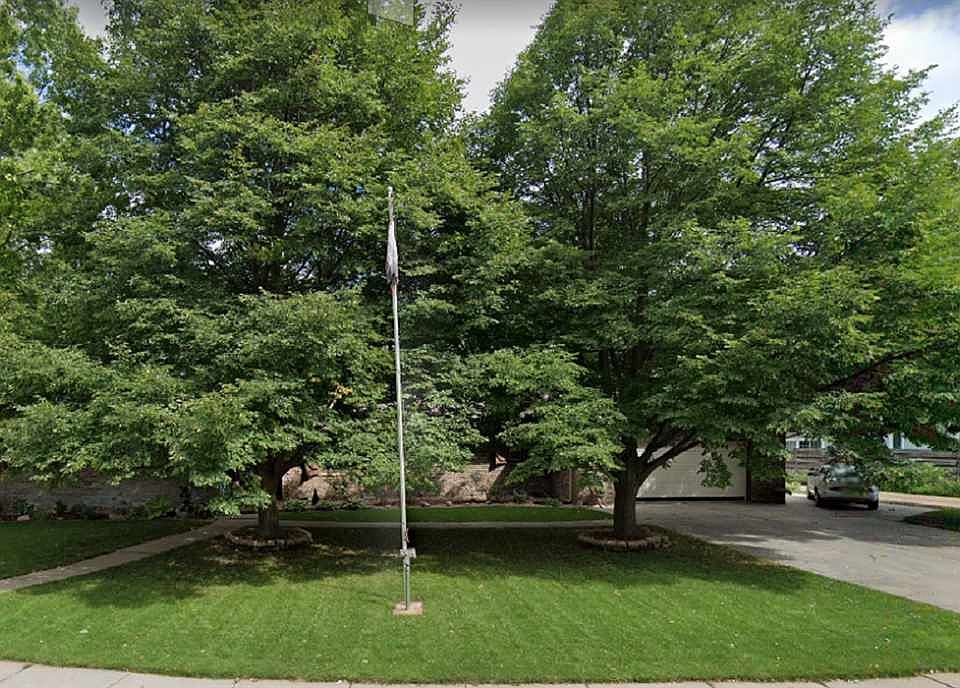 1st image of 2220 William Ave