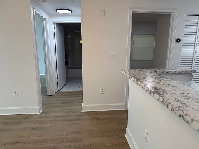 471 NE 25th St #504 — Photo 3