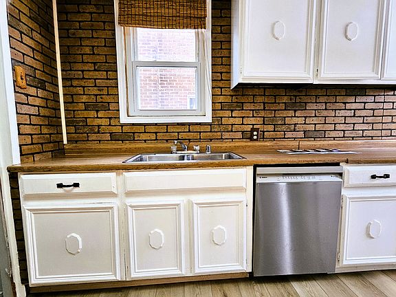 3rd image of 811 White Ave #1