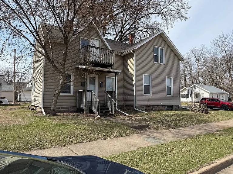 1832 Bellinger St — Photo 1