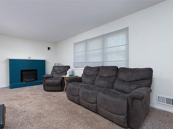 4th image of 11227 Gill St