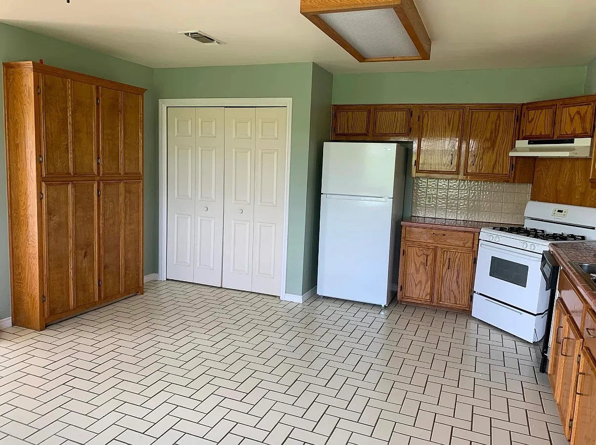 2 bed, 1200 sqft, $1,595 — Photo 4