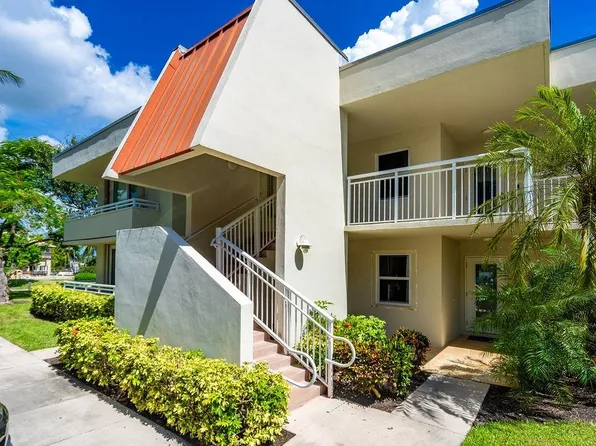 3175 NE 48th Ct APT 105, Pompano Beach, FL 33064