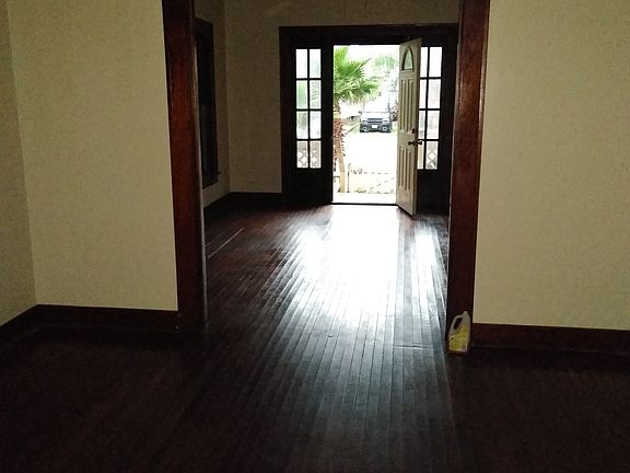 2nd image of 3314 Avenue O 1/2