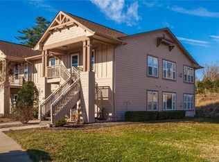 575 Deermouse Way, Hendersonville, NC 28792