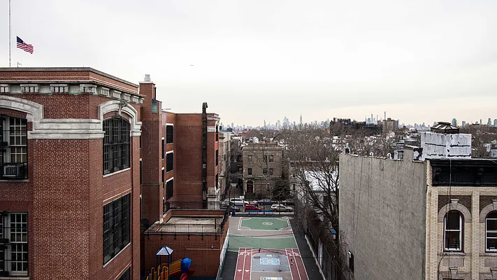 Rented by Nooklyn NYC LLC | media 18